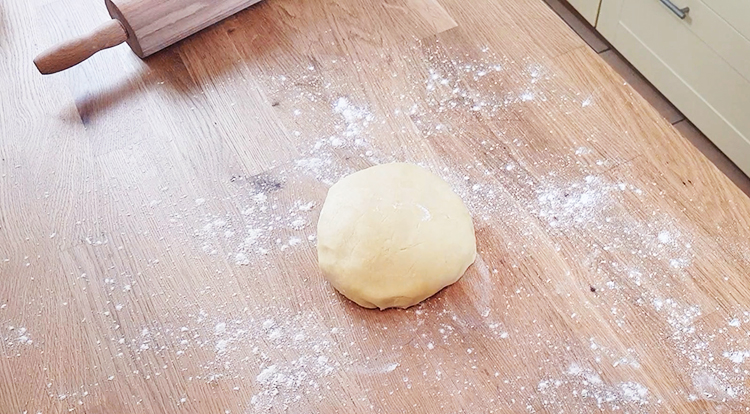 Boule de pâte sucrée