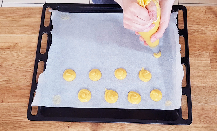 Pochage de la pâte à choux