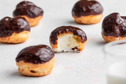 Profiteroles à la chantilly