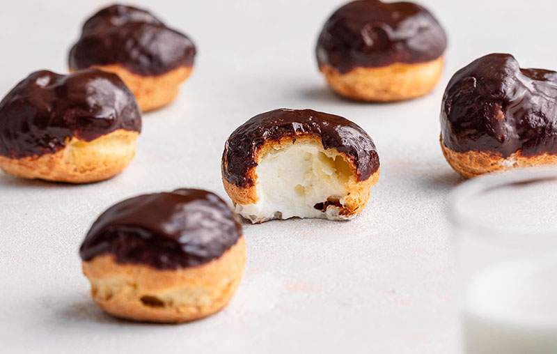 Profiteroles à la chantilly
