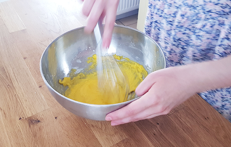 Ajout des jaunes d'oeufs