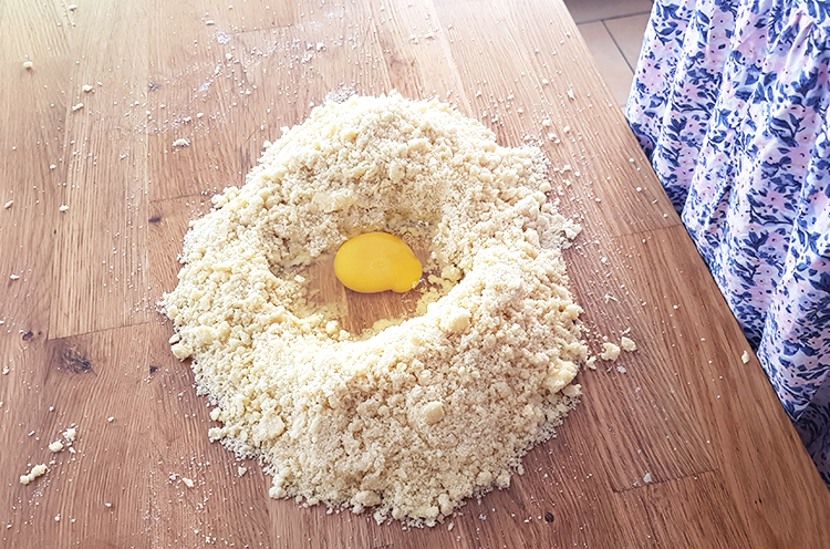 Sablage et ajout de l'oeuf