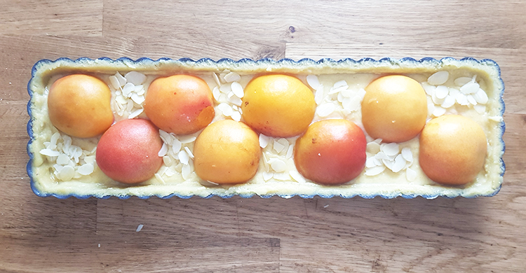 tarte amandine aux abricots crue