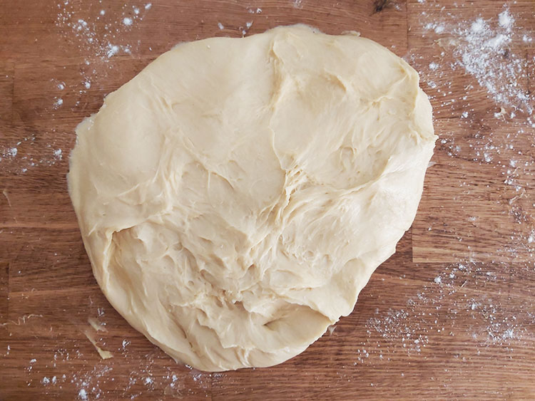 Pâte à brioche dégazée