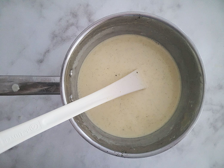 Crème anglaise cuite dans la casserole