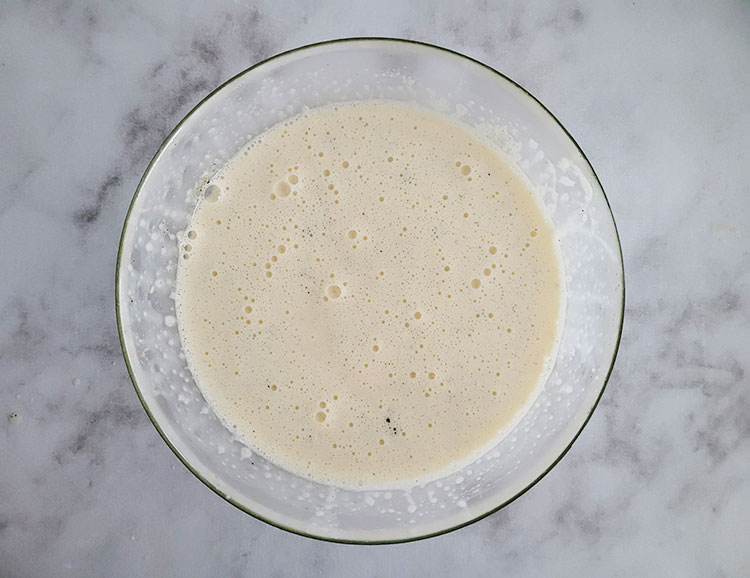 Crème anglaise vanillée avant cuisson