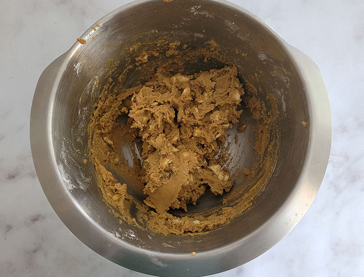 Pâte à cookie avec pépites de chocolat blanc