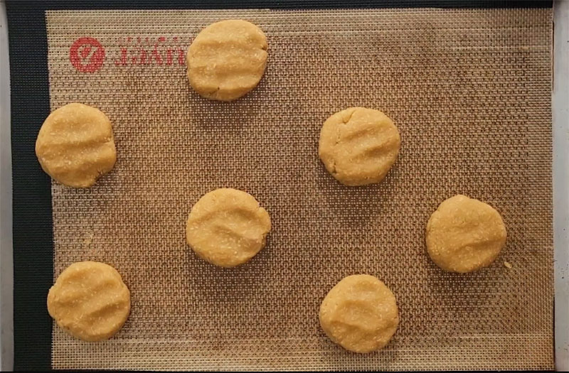 Boules de cookies coco crus