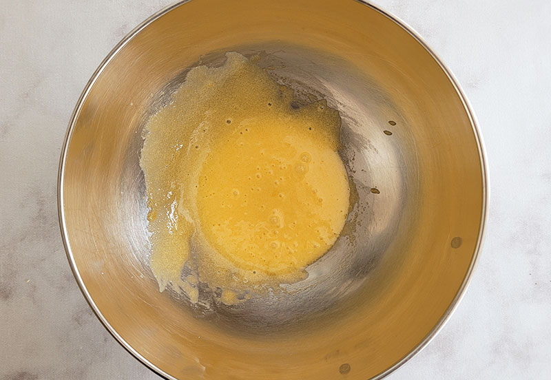 Blanchir les jaunes avec le sucre