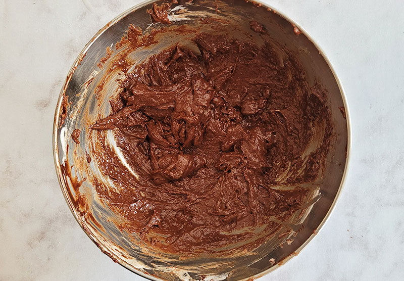 Ajout d'une partie de la meringue