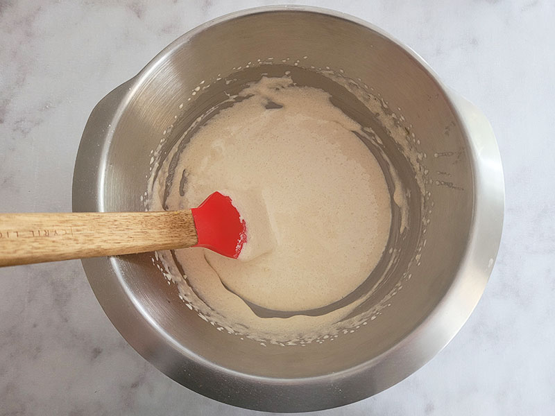 Ajout de la farine pour biscuit joconde