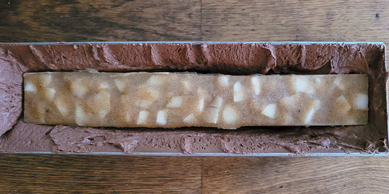 Montage de la bûche : ajout de l'insert aux poires