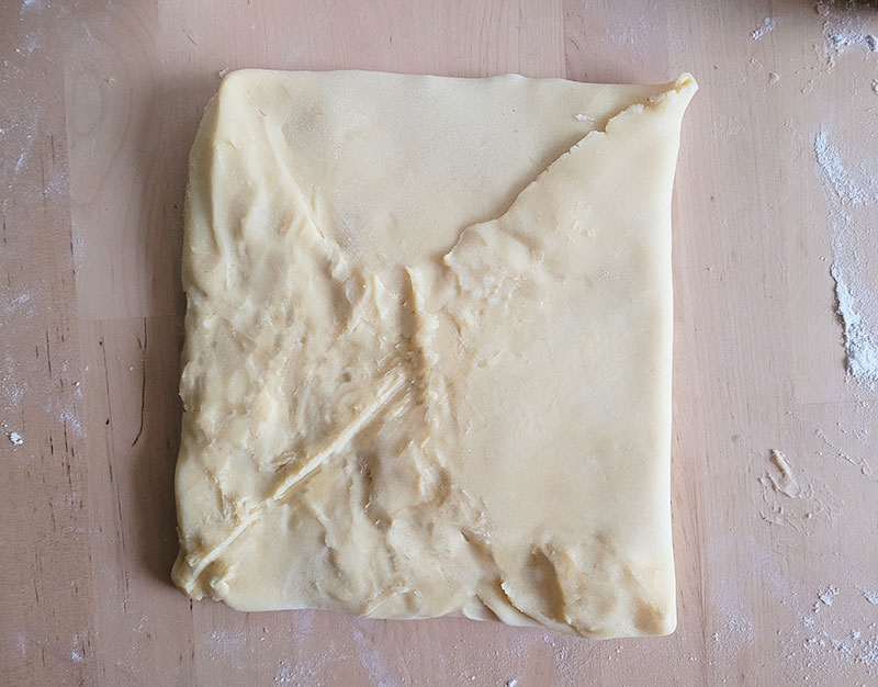 Détrempe enveloppée dans le beurre manié