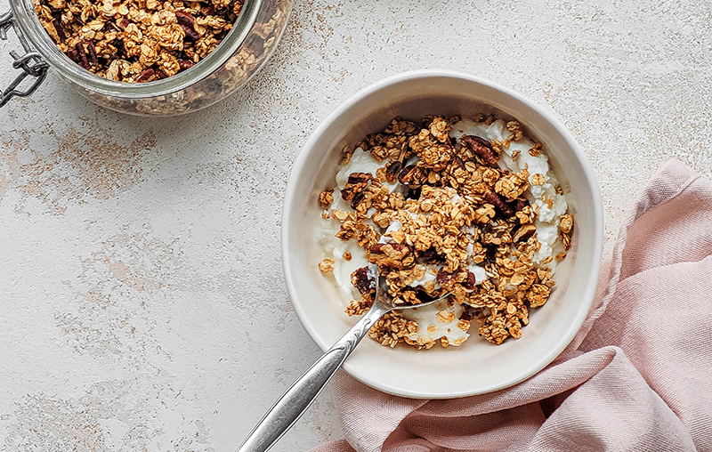 Granola à la banane et aux noix de pécan